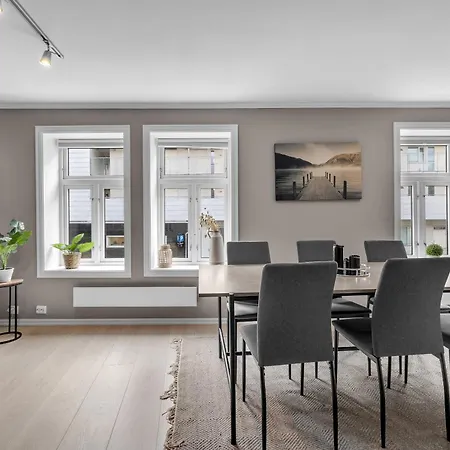 The Urban Cityscape Apartment *
