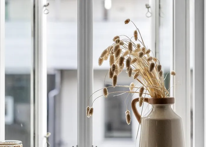 Northstay - The Urban Cityscape, & Modern, Sleeps 5 *