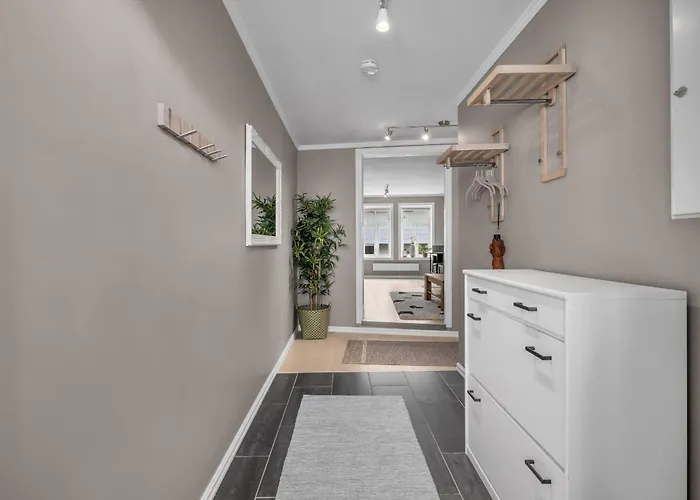 Northstay - The Urban Cityscape, & Modern, Sleeps 5