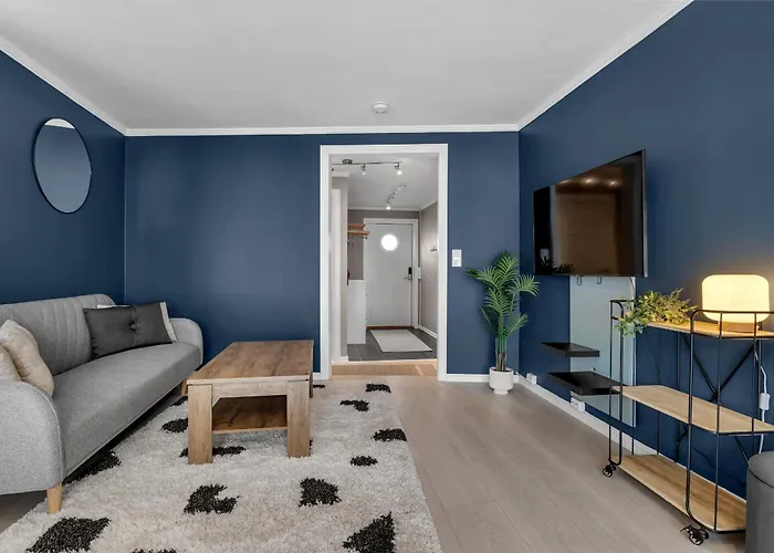 Northstay - The Urban Cityscape, & Modern, Sleeps 5