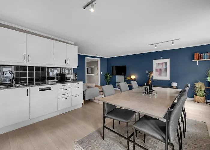 Northstay - The Urban Cityscape, & Modern, Sleeps 5 * Tromsø