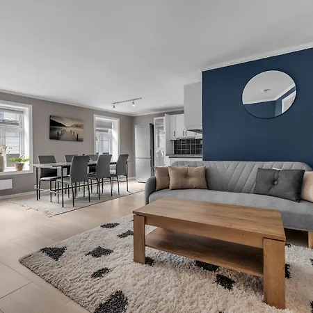 Northstay - The Urban Cityscape, & Modern, Sleeps 5 Tromsø